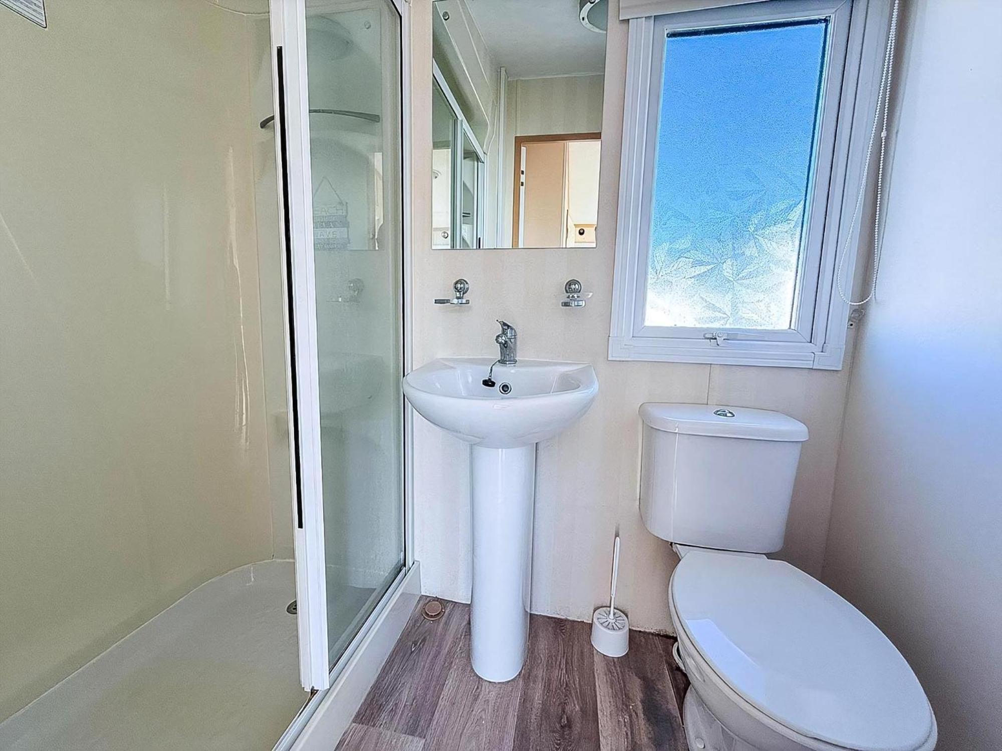 Lovely 6 Berth Caravan For Hire At Manor Park In Hunstanton Norfolk Ref 23044S 외부 사진